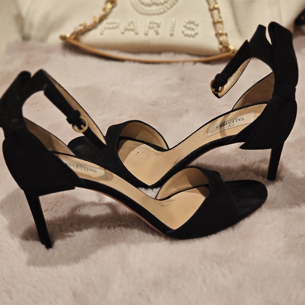 Suede Valentino heels with signature bow - Picture 7 of 7